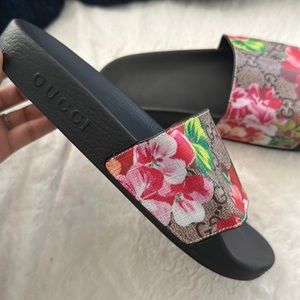 GG bloom supreme floral slide